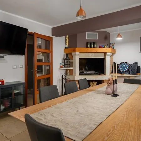 Stylish Pedena With A Pool And A Gym * Benazici