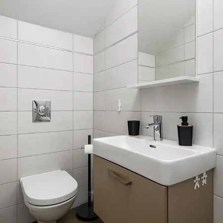 Stylish Pedena With A Pool And A Gym * Benazici