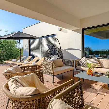 Guest house Stylish Pedena With A Pool And A Gym