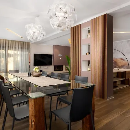 Stylish Pedena With A Pool And A Gym * Benazici
