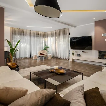 Stylish Pedena With A Pool And A Gym Guest house *