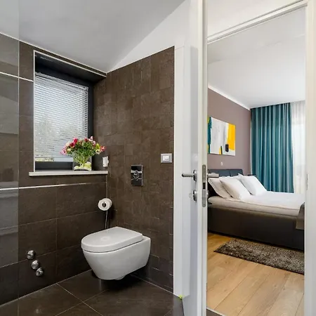 Stylish Pedena With A Pool And A Gym * Benazici