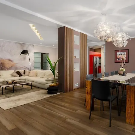Stylish Pedena With A Pool And A Gym Guest house *