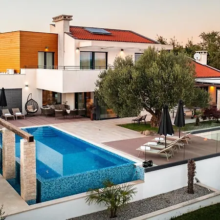 Guest house Stylish Pedena With A Pool And A Gym
